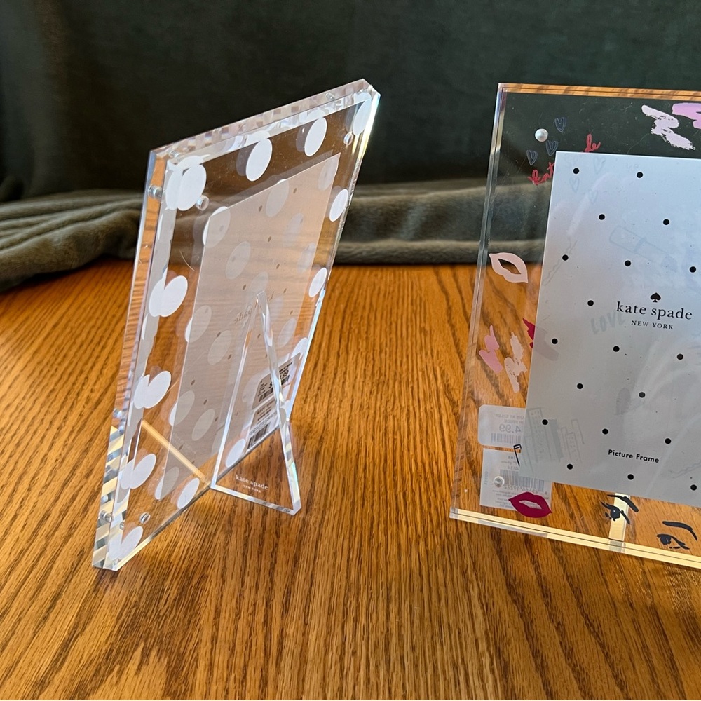 NWT Kate Spade 5x7 Photo Frame in Love Notes OR White Dot Clear Acrylic - Picture 2 of 4